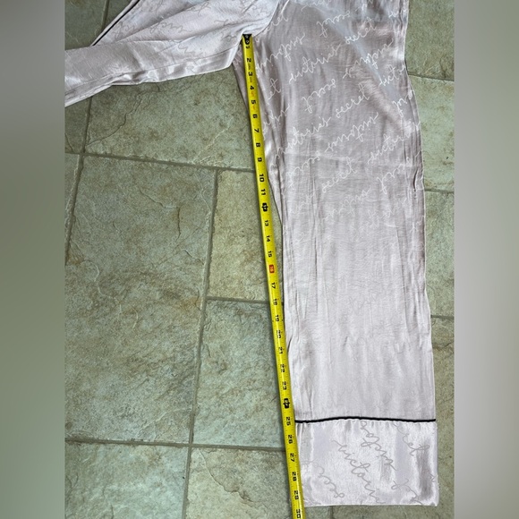 Victoria’s Secret Pink Satin Lounge Pants M Y2K Logo PJ Wide Leg Cozycore Hygge - Picture 13 of 14